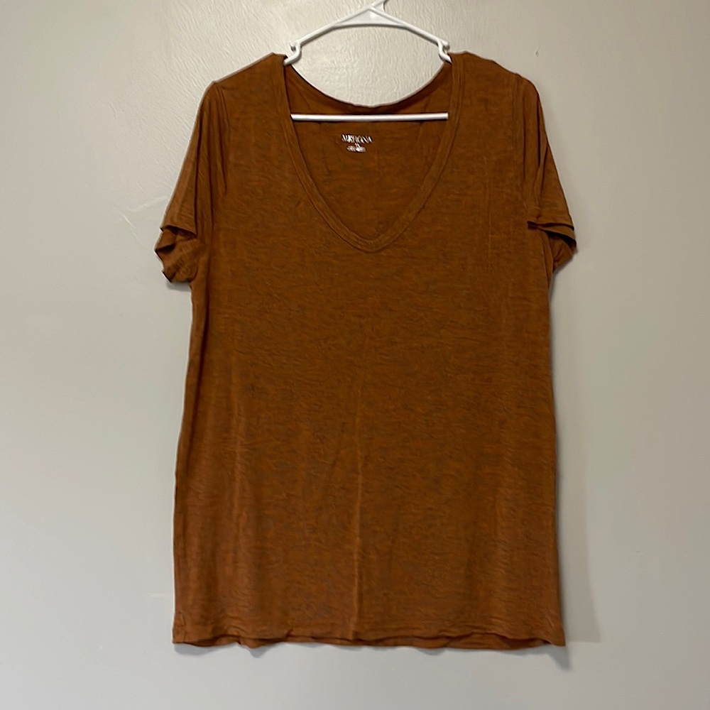 Merona v-neck t-shirt. Size XL